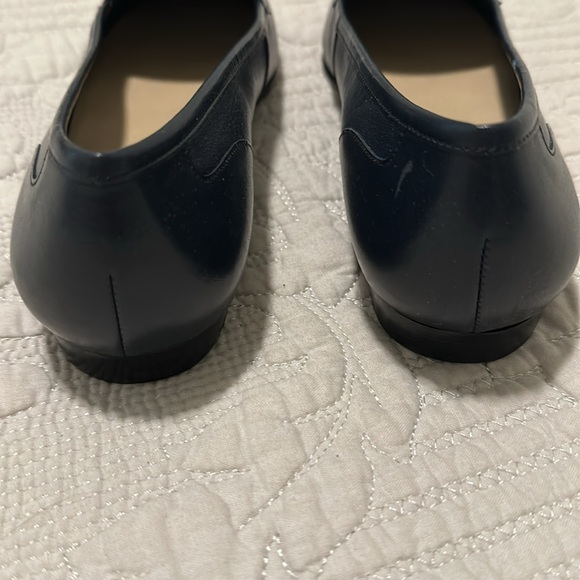Enzo Angiolini Navy Blue Flats size 7 New - Picture 2 of 5